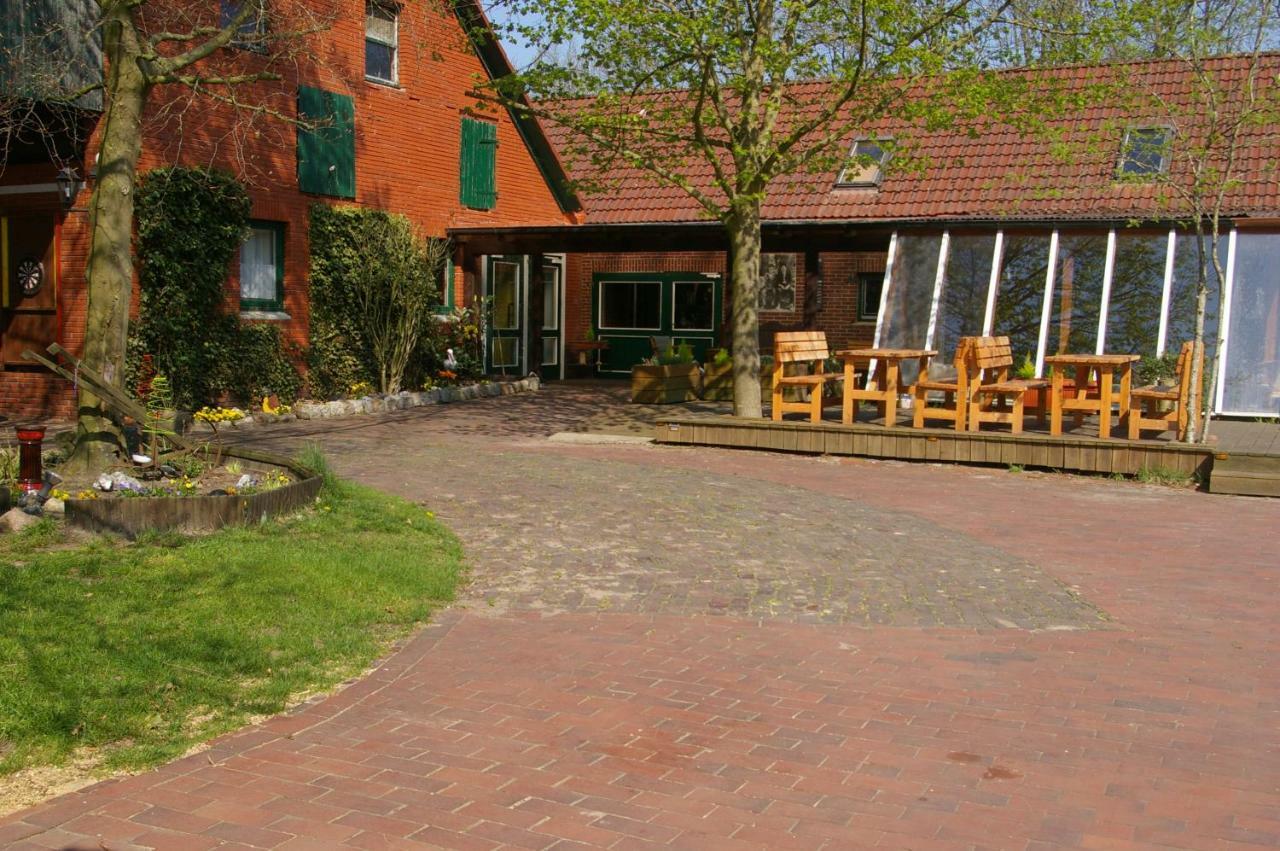 Das Haus Mit Der Roten Telefonzelle Apen Exterior photo